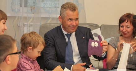 Детский омбудсмен участвовал в открытии садика в Казани и посетил ДРКБ