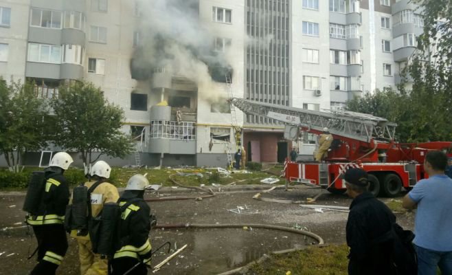 Свыше сотни людей удалось спасти при пожаре в многоэтажке в Набережных Челнах