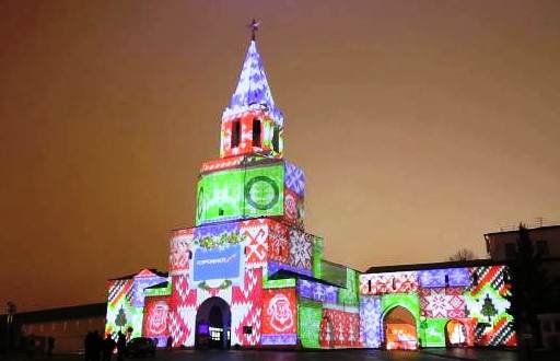 Стены Кремля украсит любовная история двух чемоданов