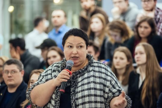 Проблемы политики и молодежи обусдили в казанском 
