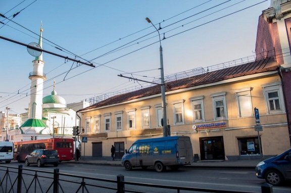 Исторические здания Казани очистят от рекламных вывесок