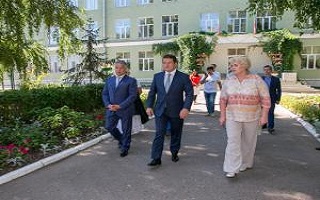 Казанский мэр посетил старейшее учебное заведение