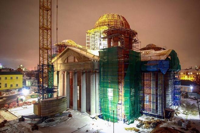 Завершено бетонирование купола собора Казанской иконы Божией Матери Казанско-Богородицкого мужского монастыря