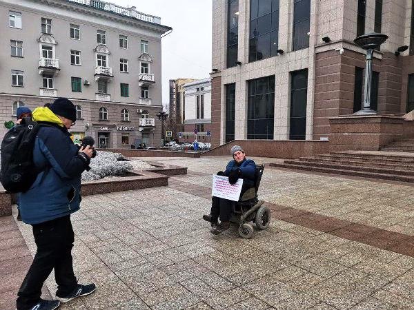 Сотрудники ФСС купят инвалиду из РТ 2 коляски