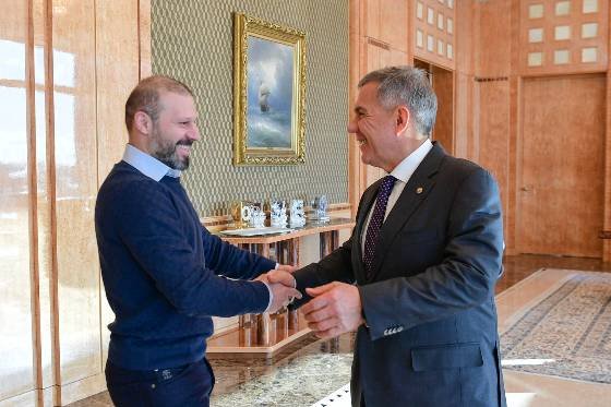 Президент Татарстана встретился с футболистом Г. Караденизом