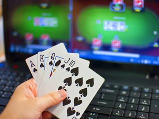 Как научиться хорошо играть в покер?