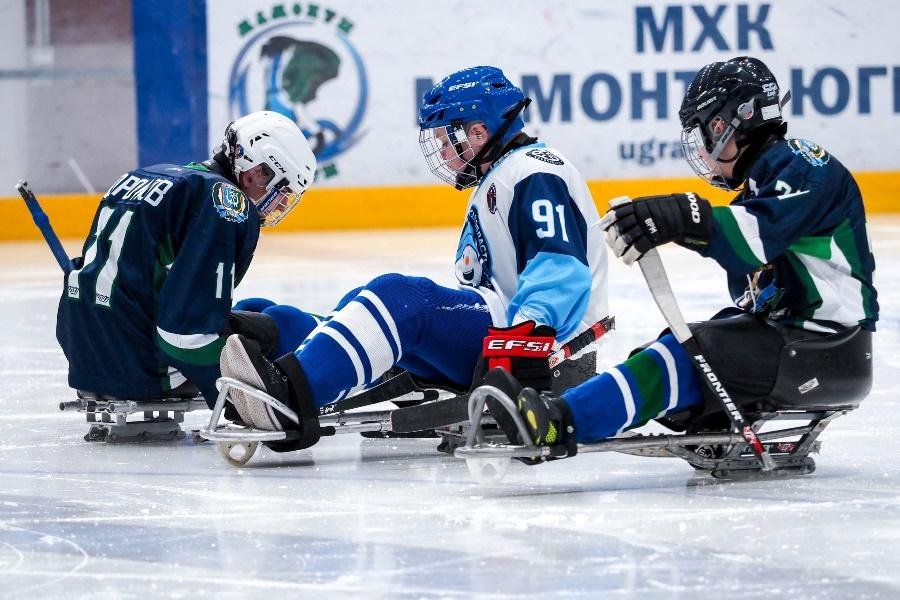 В Татарстане сыграли первый официальный следж-хоккейный матч