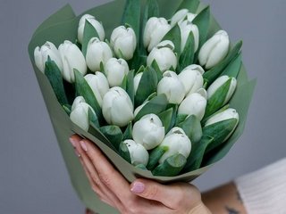 Какие стоит заказать цветы на 8 марта